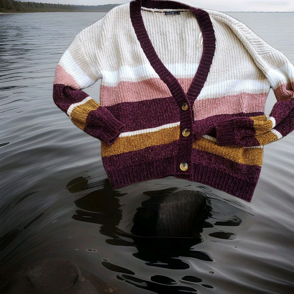 Nikkak Cardigan Size Medium